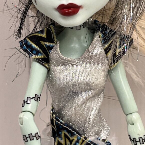 Mattel Monster High Doll Frankie Stein Power Ghouls Thor Voltageous 2008 -READ- - Picture 4 of 16